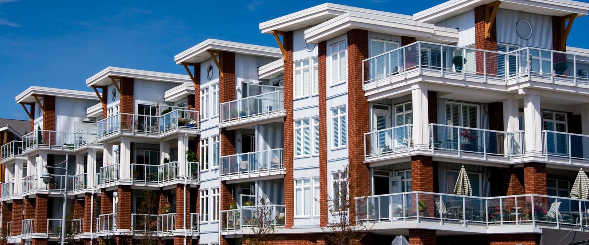 Is owning an apartment complex a good idea?